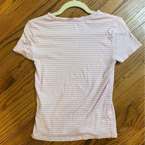 Women’s Vineyard Vines stripped pink t-shirt. Size XS - Picture 3 of 3